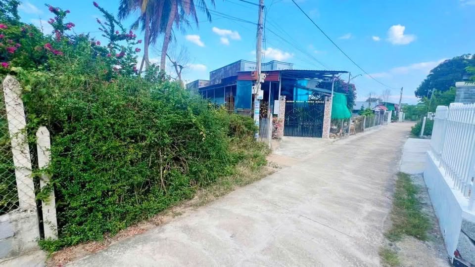 Đất vàng Cam Ranh, 174m2 mặt tiền rộng, đường ô tô, giá hời