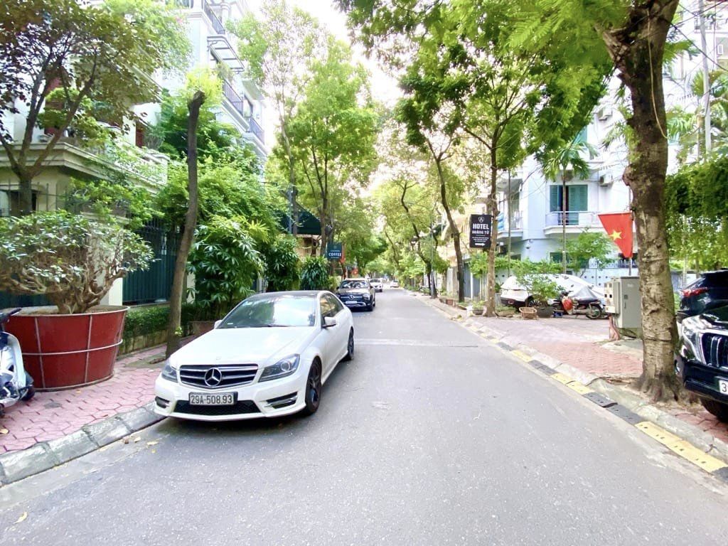 Bán nhà tại khu vực Cầu Giấy, Hà Nội, gần Công viên Cầu Giấy