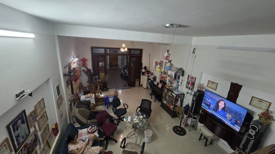 Siêu phẩm nhà 3 tầng tâm huyết chủ xây, tọa lạc ngay mặt tiền đường Bàu Năng