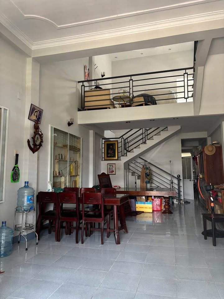 Nhà 3 phòng ngủ, 90m2 gần biển Võ Thị Sáu, giá 2,45 tỷ