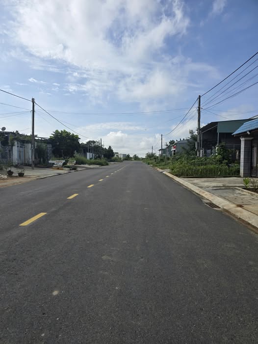 Bán đất mặt tiền đường Tô Hiến Thành, Kon Tum 13m x 18m, giá 1 tỷ