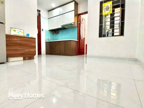 Nhà 2 tỷ ở ngay Hoàng Mai, ô tô đỗ cửa, 2 ngủ đủ đầy