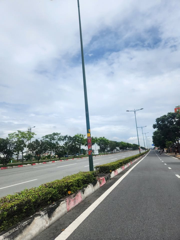 Nhà 2 tầng hẻm xe hơi thông 56m2 - Chỉ 4 tỷ nhỉnh