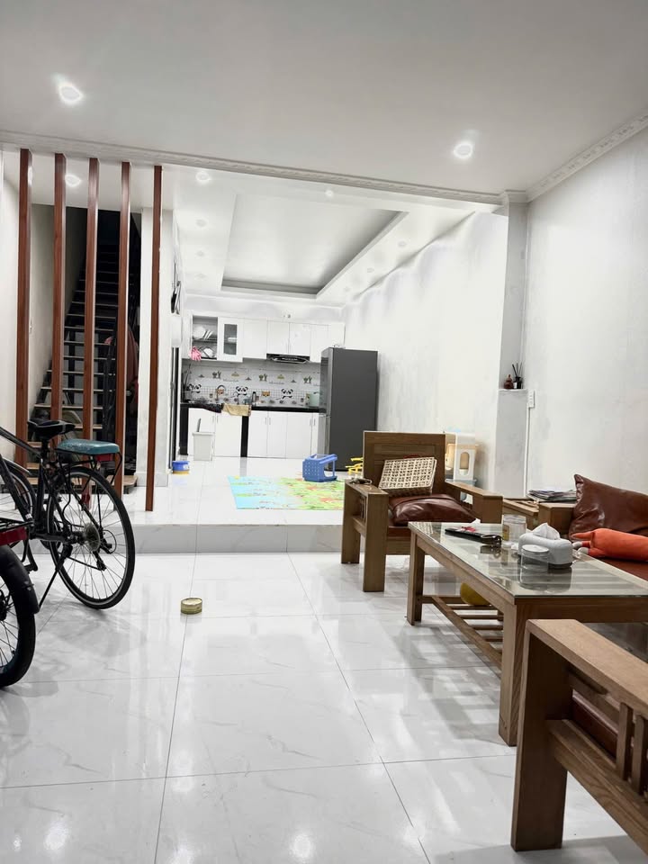 Đất tặng nhà, gần cao đẳng Y, vị trí siêu đẹp