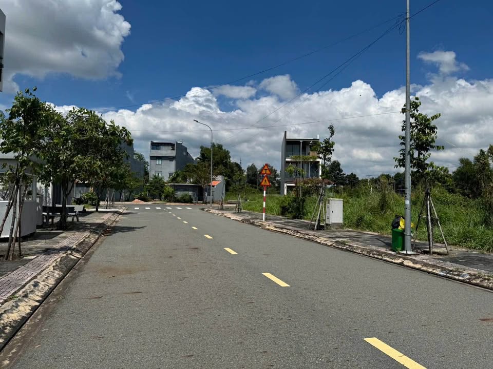 Bán đất thổ cư 114m2, 6m x 19m, gần Lê Đại Hành, Bà Rịa