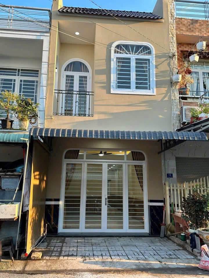 Chính chủ bán gấp nhà 1 lầu 2 tỷ 450 triệu, ngay đường Trường Chinh, Long Xuyên