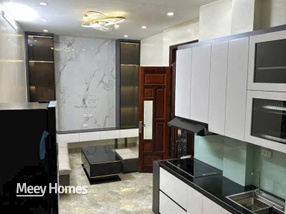 Nhà 5 tầng Đa Sỹ 40m2, nhỉnh 5 tỷ, về ở ngay, tiện ích đầy đủ