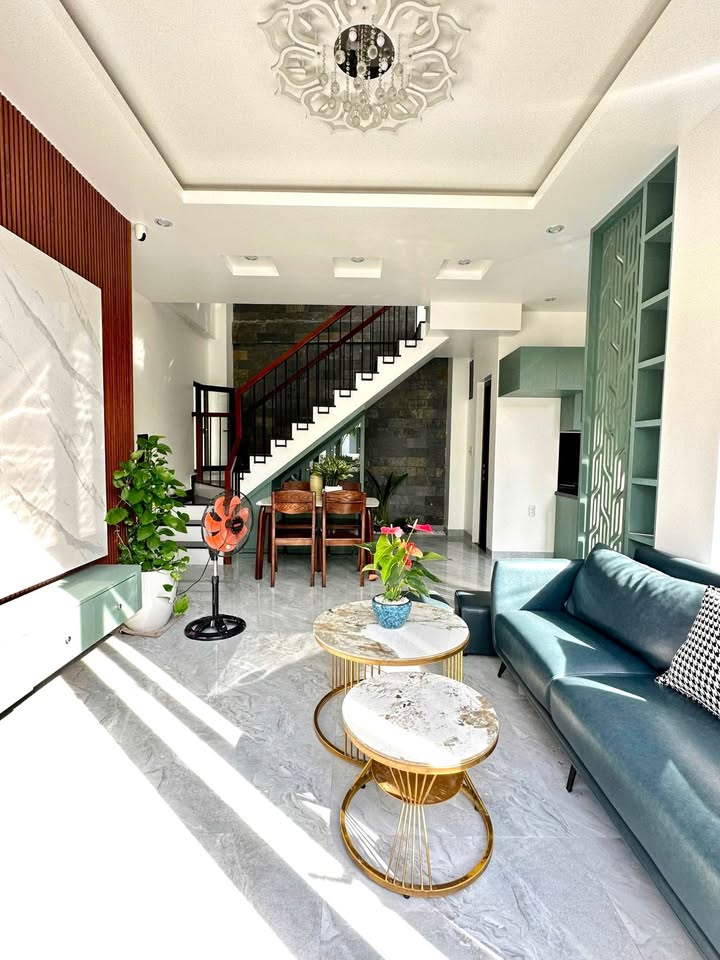 Nhà 2 tầng full nội thất, 3 phòng ngủ, sân ô tô, phường Thuỷ Xuân, thành phố Huế