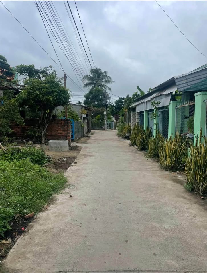 Bán đất tặng nhà 16mx20m vuông vắn tại thị trấn Chí Thạnh, Tuy An