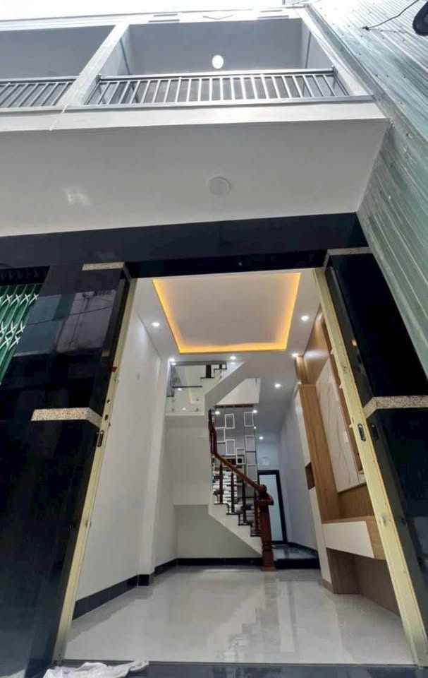 Nhà phố 2 tầng Nguyễn Thái Học, gần biển, giá chỉ 2,55 tỷ