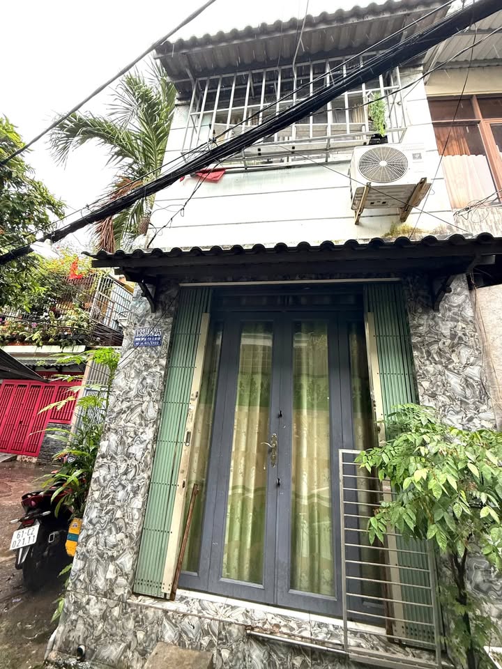 Nhà Gò Vấp 2,35 tỷ, 2 phòng ngủ, hẻm thông gần ngã 5