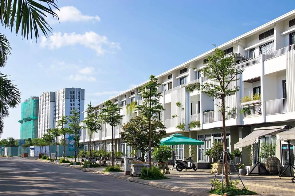 Nhà liền kề Dahlia EcoGarden 80m², 3 tầng, view Vincom