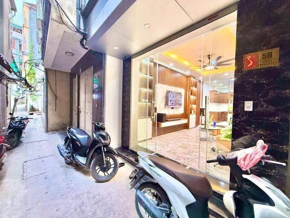 Nhà 5 tầng full nội thất, trung tâm Hai Bà Trưng, sẵn ở ngay