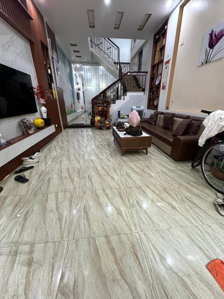 Bán nhà 3.5 tầng, 67.5m2, lô góc thoáng tại TĐC Chu Văn An, Thái Bình