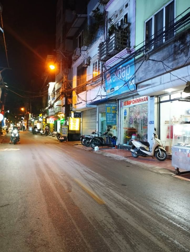 Mặt phố Nghĩa Đô 135m2, 5,6m mặt tiền, kinh doanh đỉnh cao