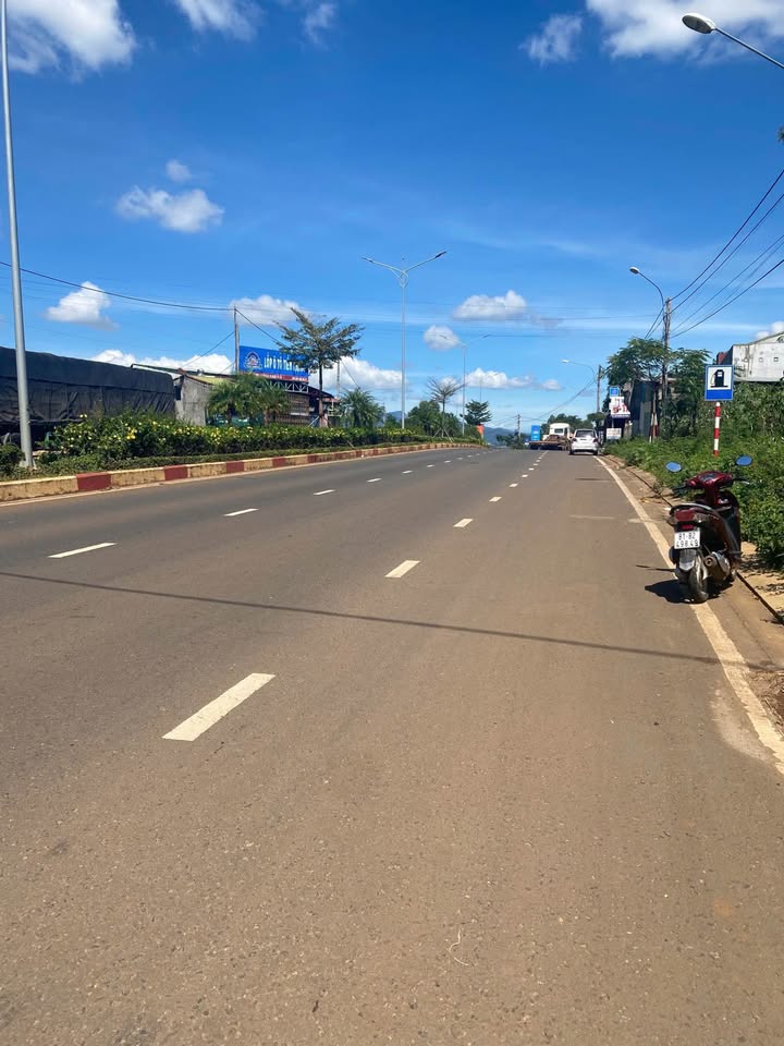 Tọa lạc trên mặt đường Nguyễn Chí Thanh, mảnh đất lý tưởng cho mọi ý tưởng kinh doanh