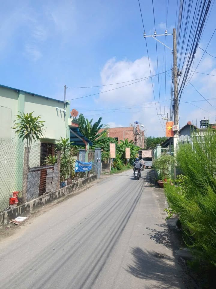 Mảnh đất quý giá tọa lạc tại mặt tiền đường Xóm Dừa, thuộc phường Tân Triều, tỉnh Đồng Nai, mang đến một không gian số