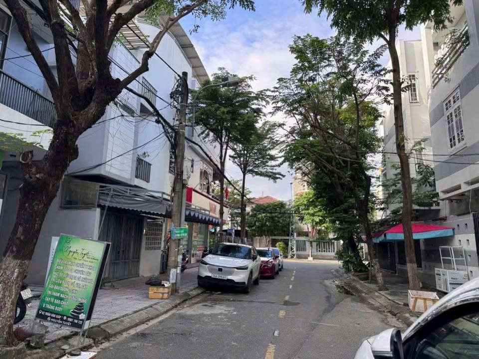 Đất tặng nhà cấp 4 mặt tiền Trần Văn Giáp, Hải Châu - Diện tích 82.5m2, ngang 5m