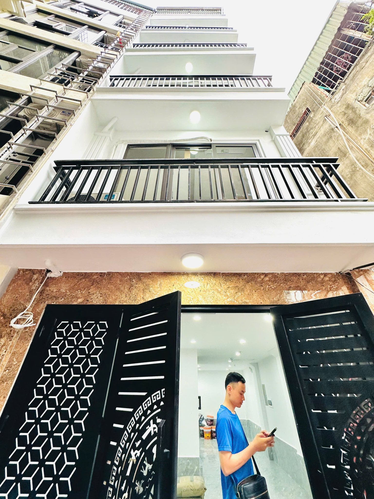 Căn hộ dịch vụ Minh Khai 6 tầng thang máy, 9 phòng ngủ full đồ, doanh thu 55 triệu/tháng