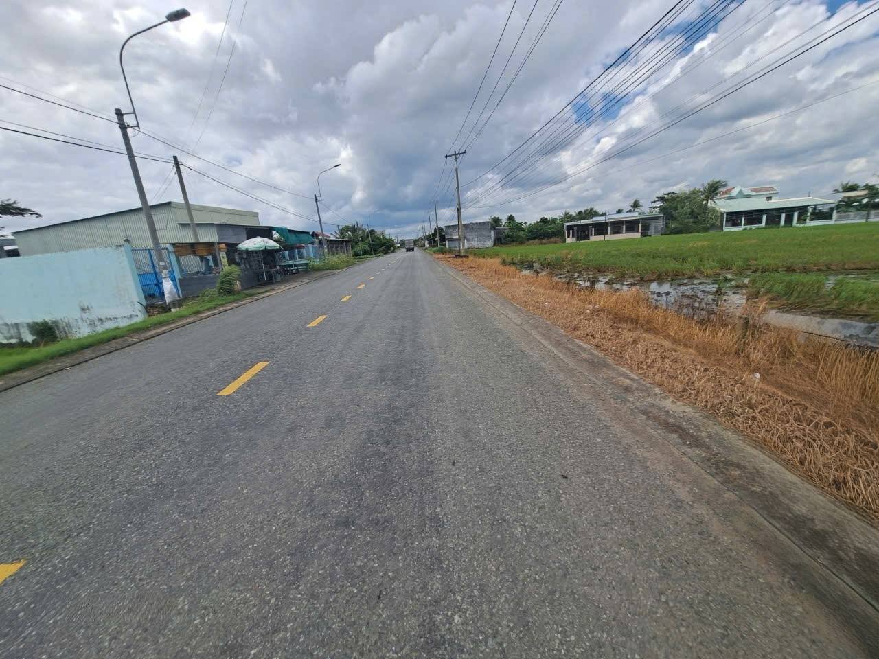 Siêu phẩm đất nền Long An, tọa lạc ngay mặt tiền đường TL833B, xã Long Cang, tỉnh Long An