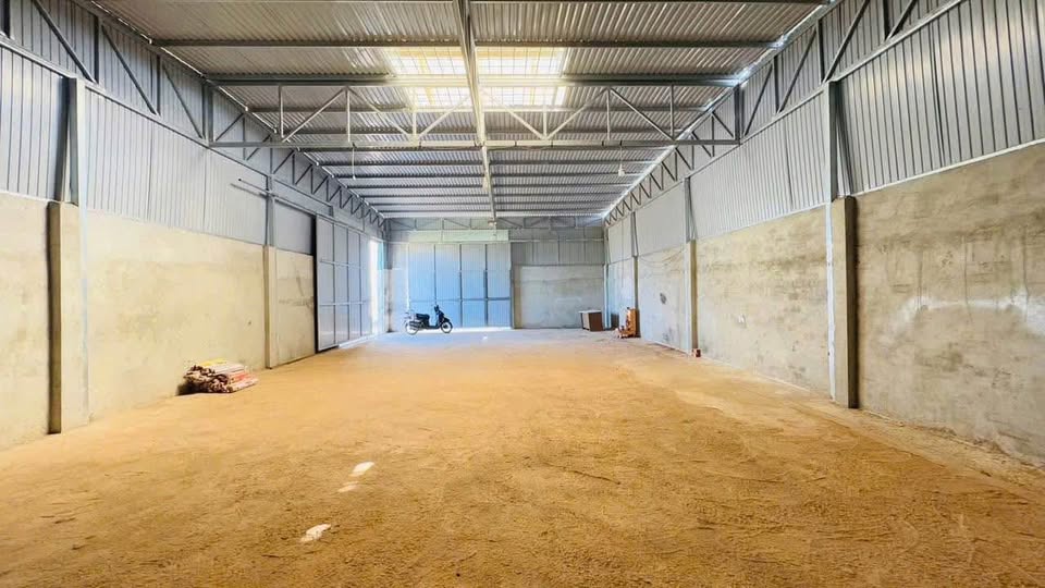 Nhà góc 2 mặt tiền đắc địa, 9.66x24m, Buôn Ma Thuột - Giá 1.85 tỷ