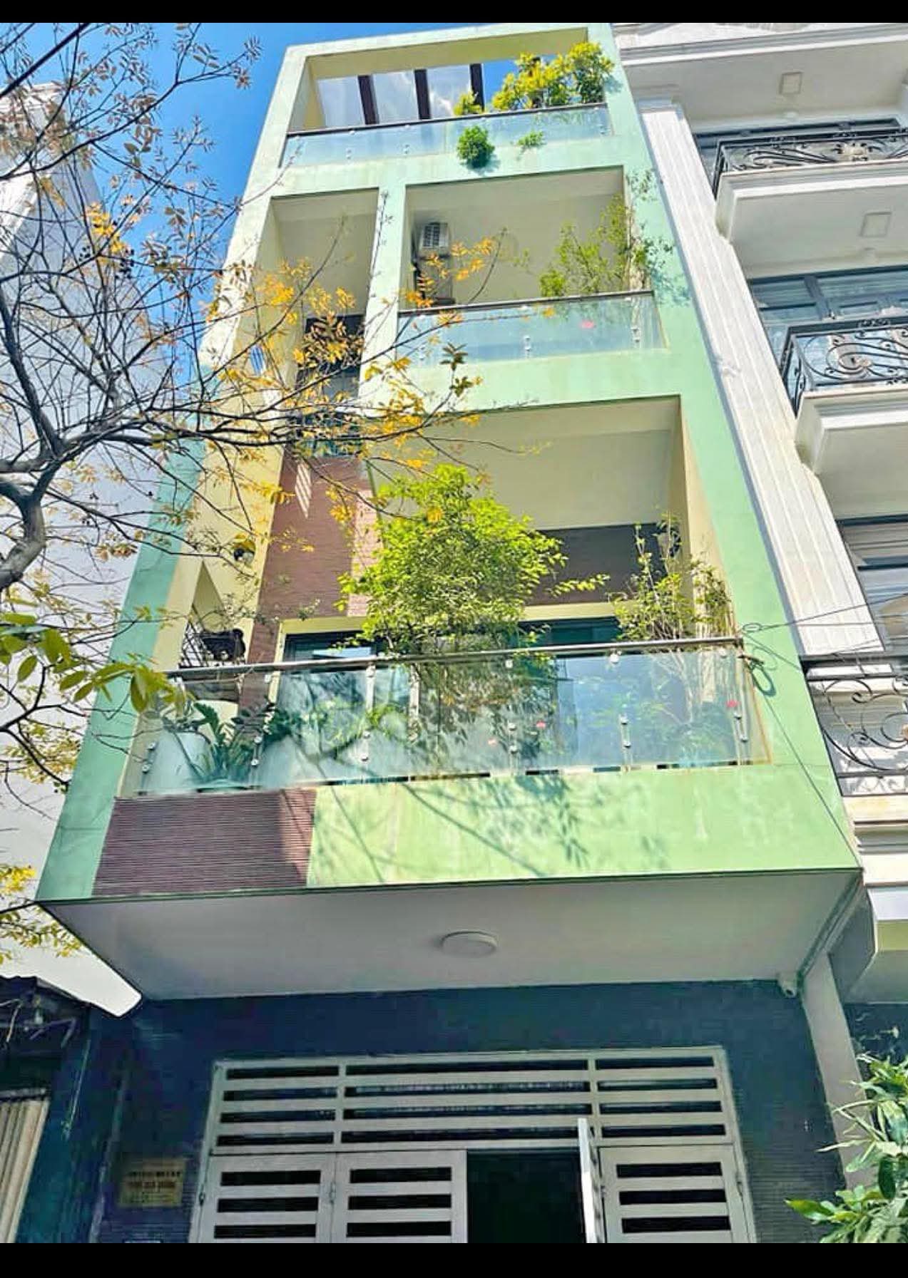 Nhà đẹp 5 tầng lung linh, ô tô gần, an ninh tốt tại Hoàng Mai