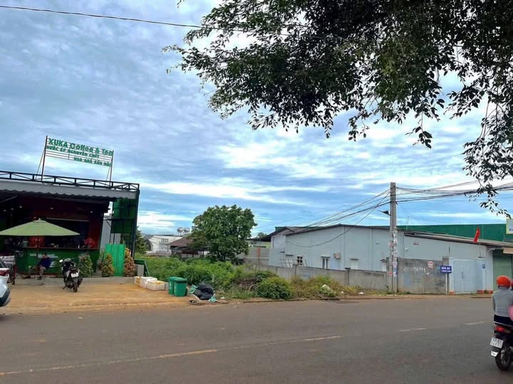 Đất góc 2 mặt tiền Y Moal 8x20m, sổ riêng, giá 7.9 tỷ - Cơ hội đầu tư không thể bỏ lỡ