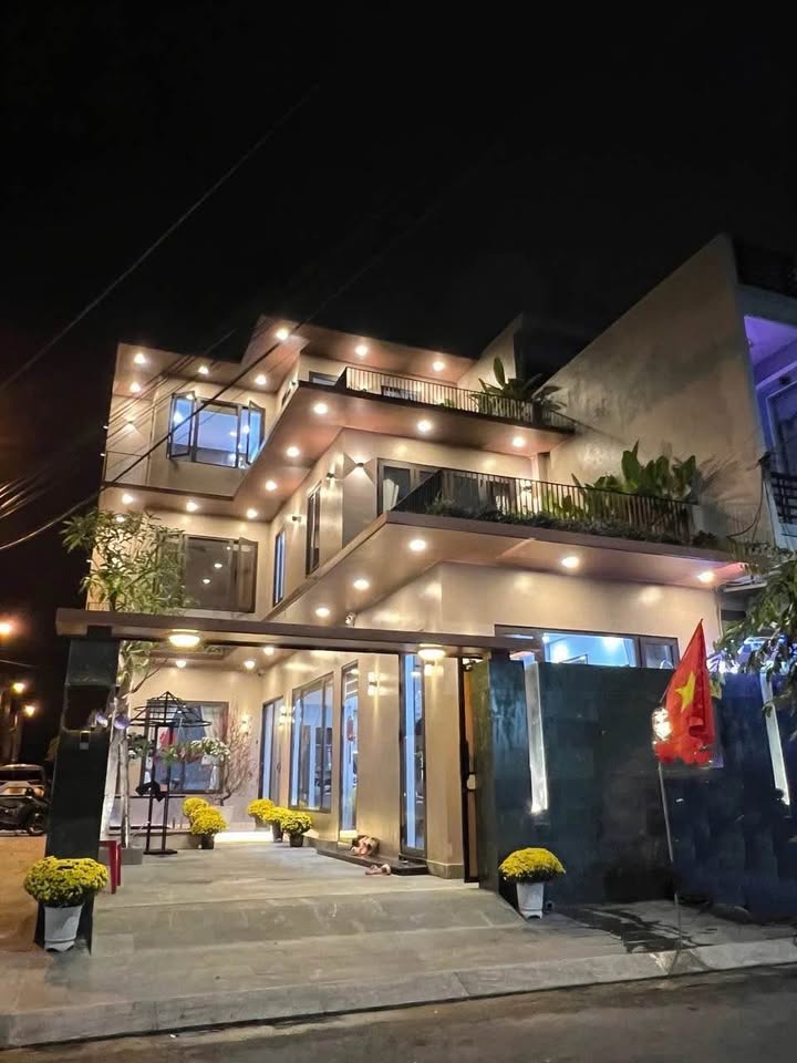 Villa góc 2 mặt tiền Đà Nẵng, ới cứng, giá sốc, chỉ hơn 11 tỷ