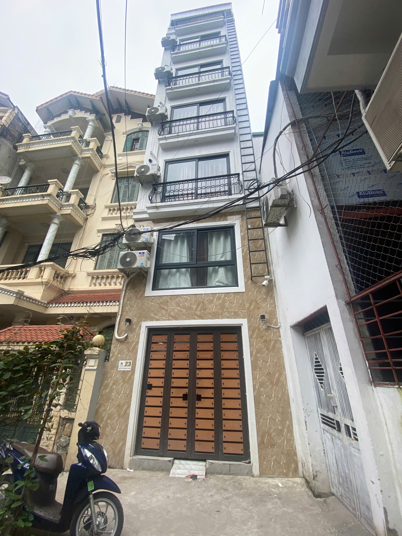 Tòa nhà 7 tầng Đình Thôn 12 phòng, doanh thu 80 triệu, giá siêu hời