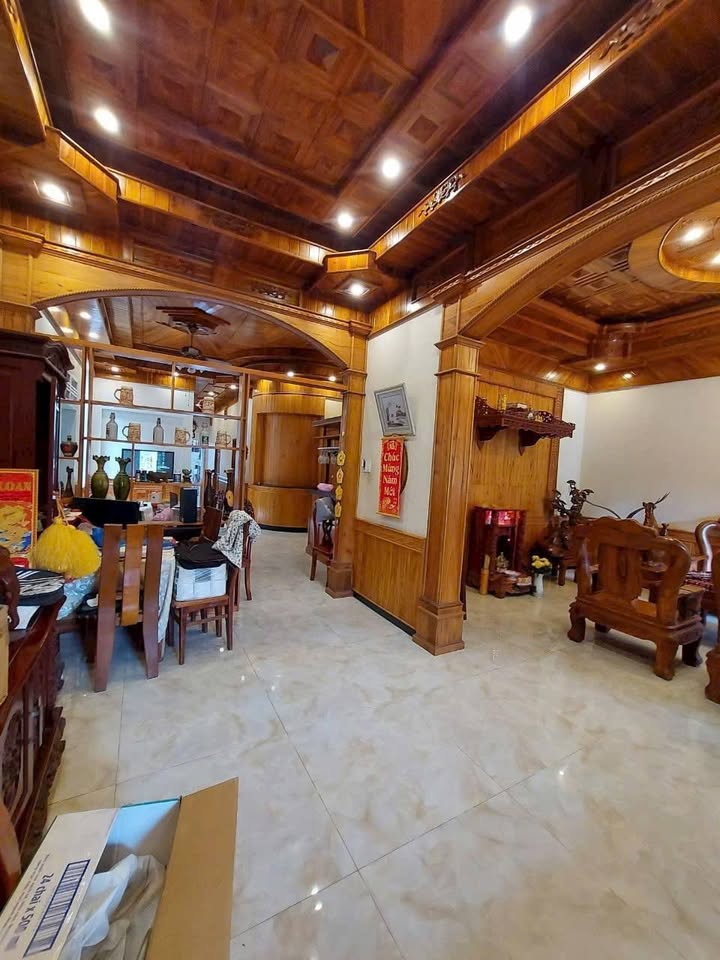 Biệt thự gỗ sang chảnh giảm 988 triệu, chủ cần tiền bán gấp