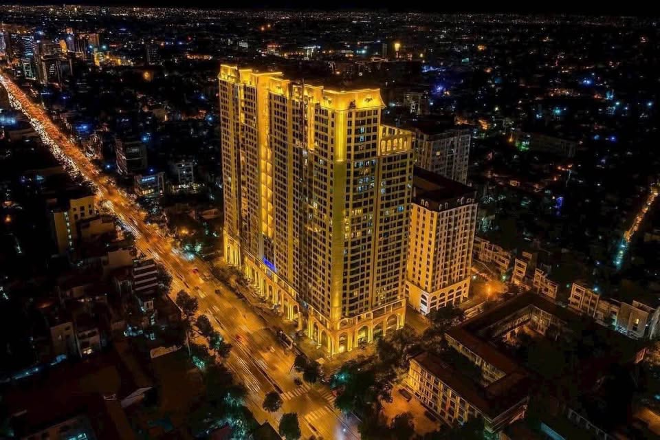 Căn góc 3 phòng ngủ tầng cao, view pháo hoa và đô thị ven sông Eden Garden