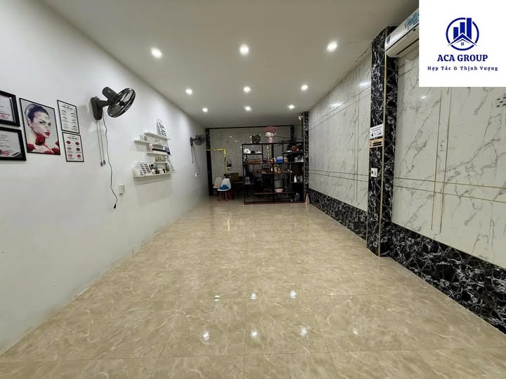 Sang nhượng mặt bằng kinh doanh đắc địa tại Nguyễn Phong Sắc, Thừa Thiên Huế