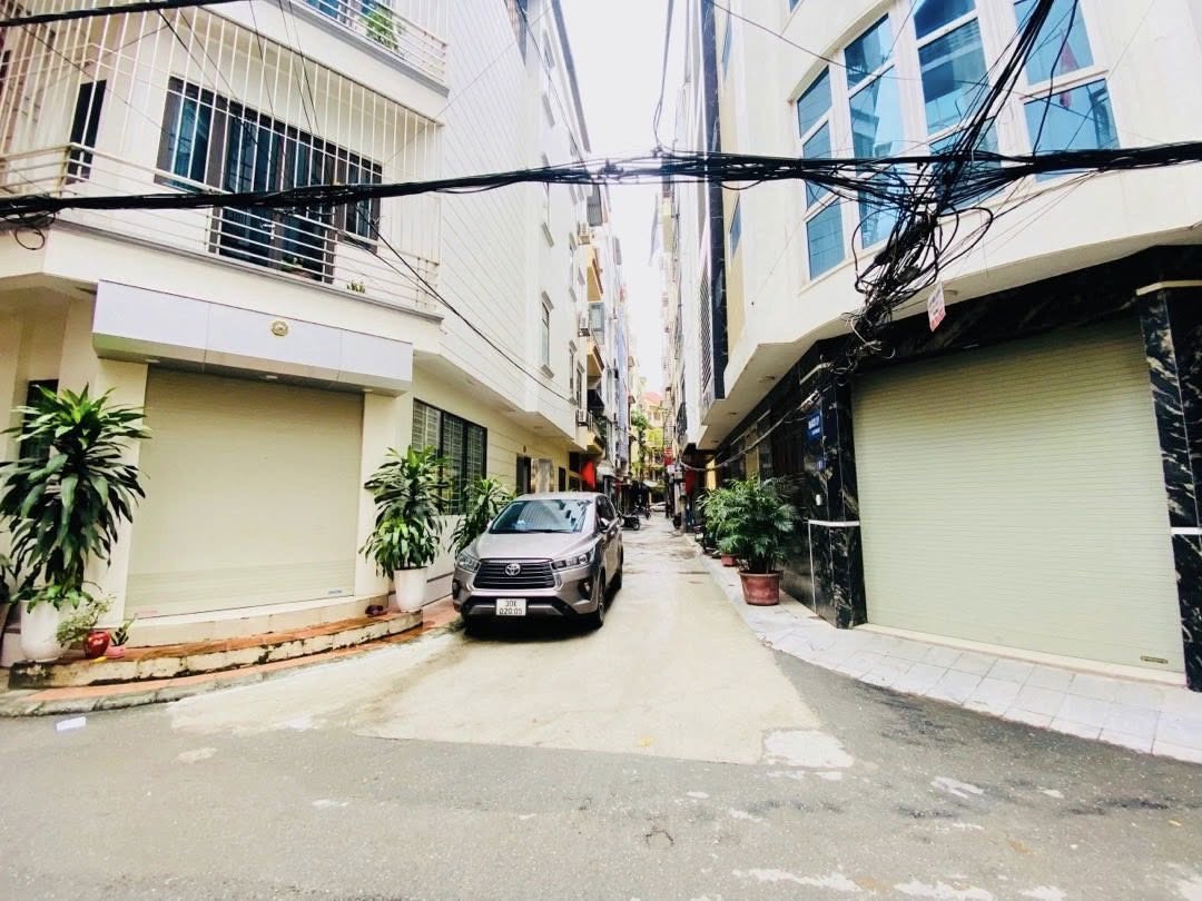 Siêu phẩm nhà 5 tầng 36m² - Hoàng Quốc Việt, Cầu Giấy - chỉ 6.5 tỷ