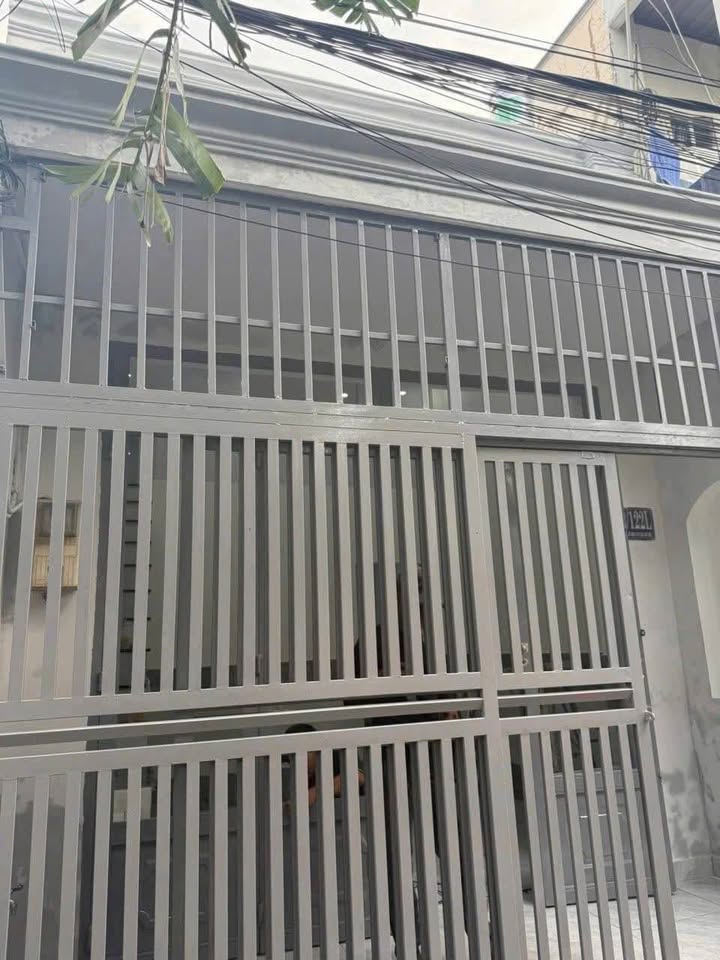 Nhà Tân Xuân, Hóc Môn 2,75 tỷ có ngay nhà 1 trệt 1 lửng, 2 phòng ngủ, hẻm thông