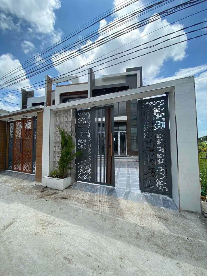 Bán nhà gác lửng xã Long Hải, gần biển, diện tích 5.5m x 19m, 3 tỷ