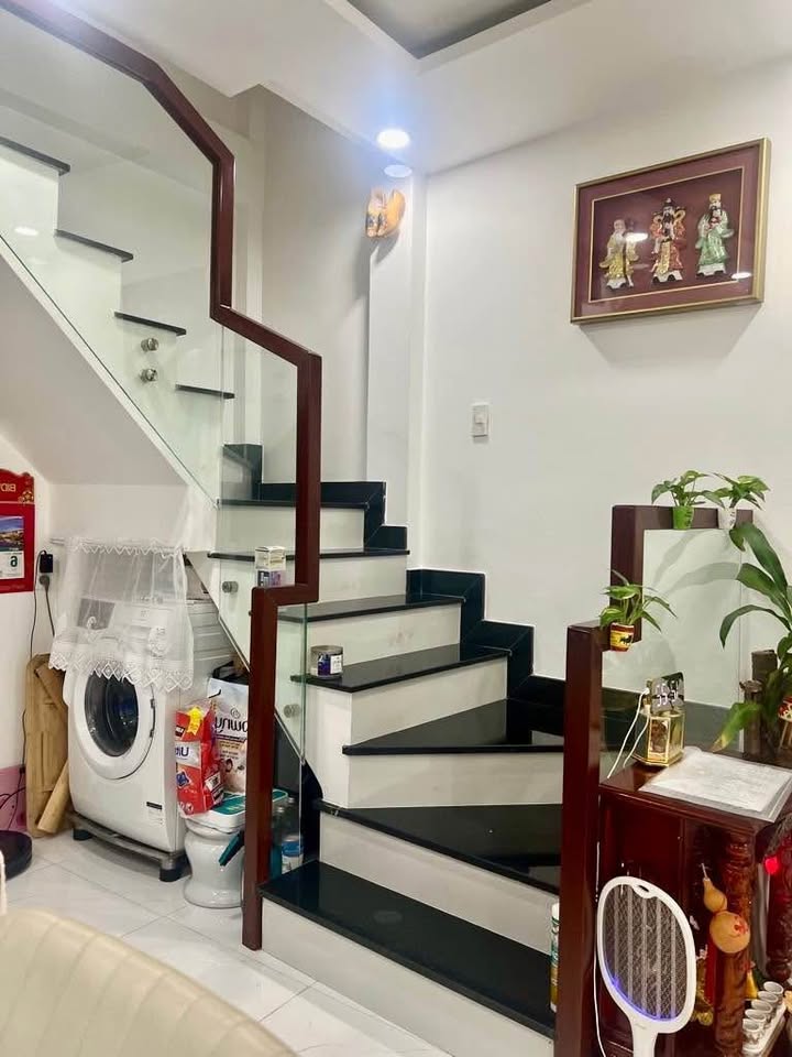 Siêu vị trí Phan Xích Long, nhà nở hậu 50m², 2 tầng, hẻm xe hơi 4 chỗ chỉ 7,5 tỷ