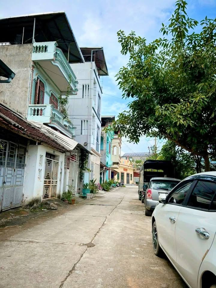 Đất Sông Hiến 82m2, mặt tiền 6.5m, ngõ 2 ô tô tránh, giá chỉ nhỉnh 1 tỷ