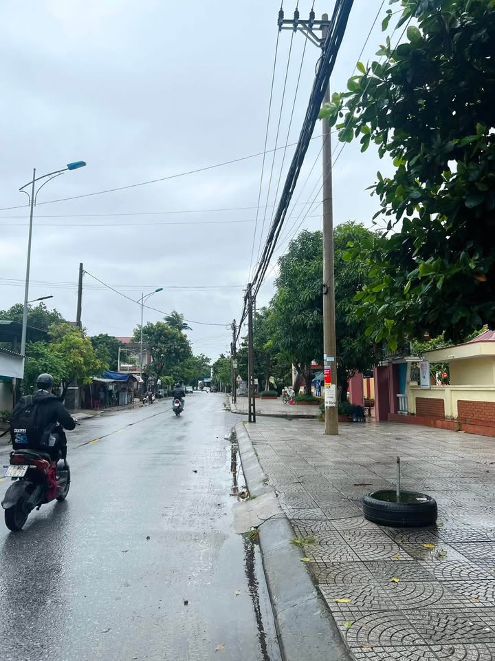 Đất vàng mặt tiền Lê Lợi, đối diện trường học, cơ hội kinh doanh vàng