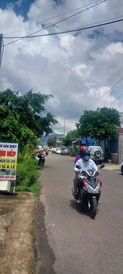 Bán đất tọa lạc tại vị trí đắc địa trên mặt tiền đường nhựa số 3 Hòa Long