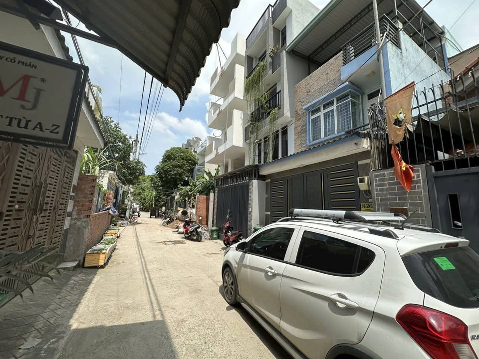 Đất Hiệp Bình Chánh, 2 mặt tiền, xe tải vi vu, sổ vuông vức, giá 6,1 tỷ