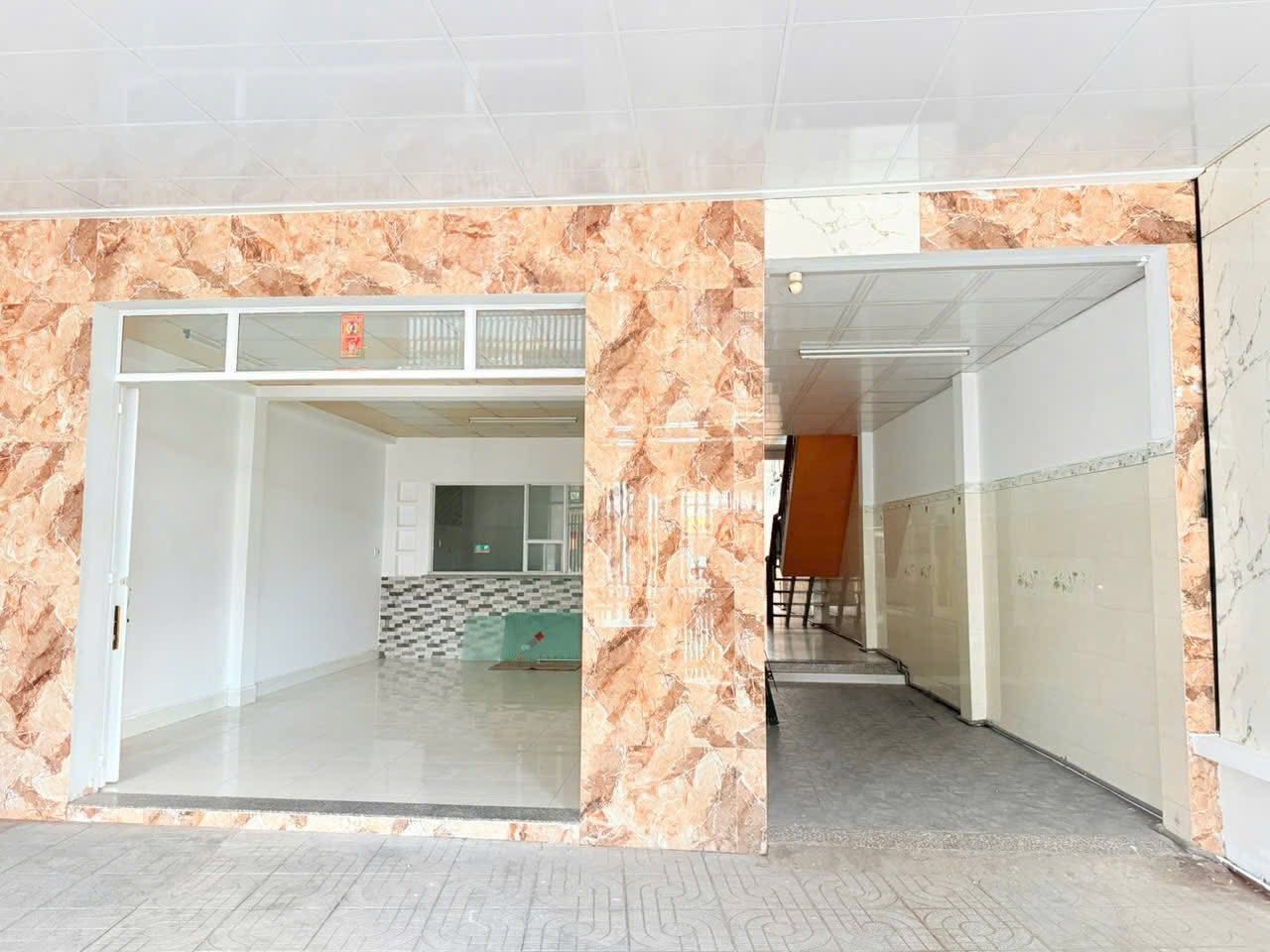 Chào bạn, mình có căn nhà mặt tiền đường Nguyễn Văn Tư, Phường 7, Bến Tre