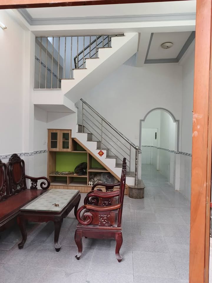 Nhà 3,1 tỷ, sổ riêng, gần chợ Đông Hòa, Dĩ An, 56m2, 3 phòng ngủ