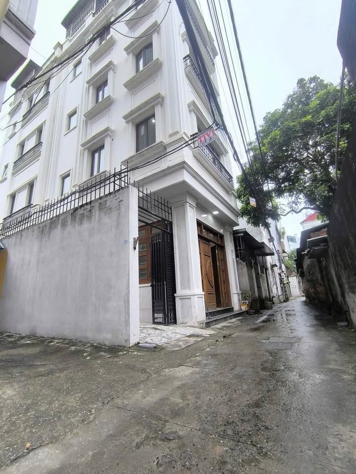 Nhà lô góc hai mặt thoáng, nơi an yên giữa lòng Long Biên