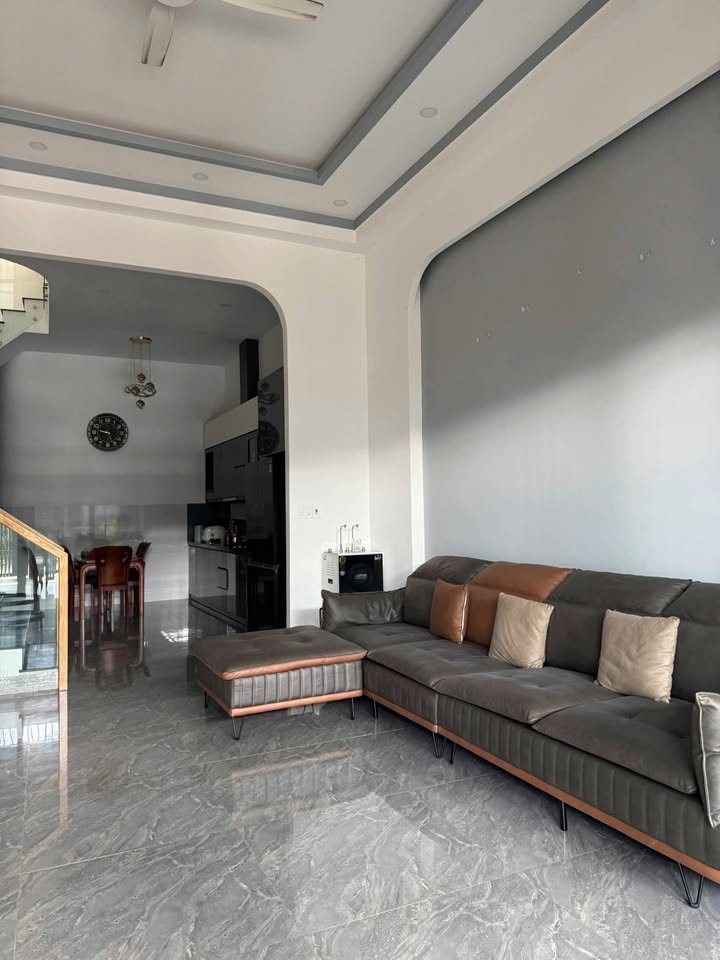 Chính chủ bán nhà hẻm 181 quang trung, Buôn Thuột 2 ô tô tránh, view hoàng hôn, chỉ 5,9 tỷ