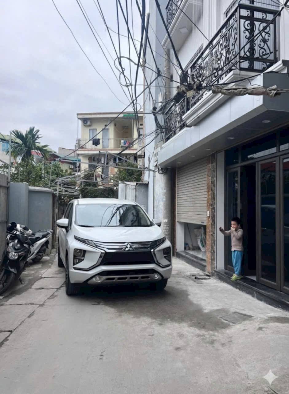 Nhà 5 tầng ô tô đỗ cửa, gần trường học tại Đức Diễn, Nam Từ Liêm