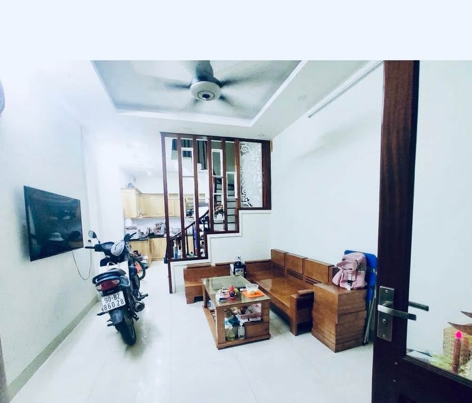 Nhà 5 tầng Cầu Giấy, 35m2, 7,58 tỷ, ngõ thông, gần phố