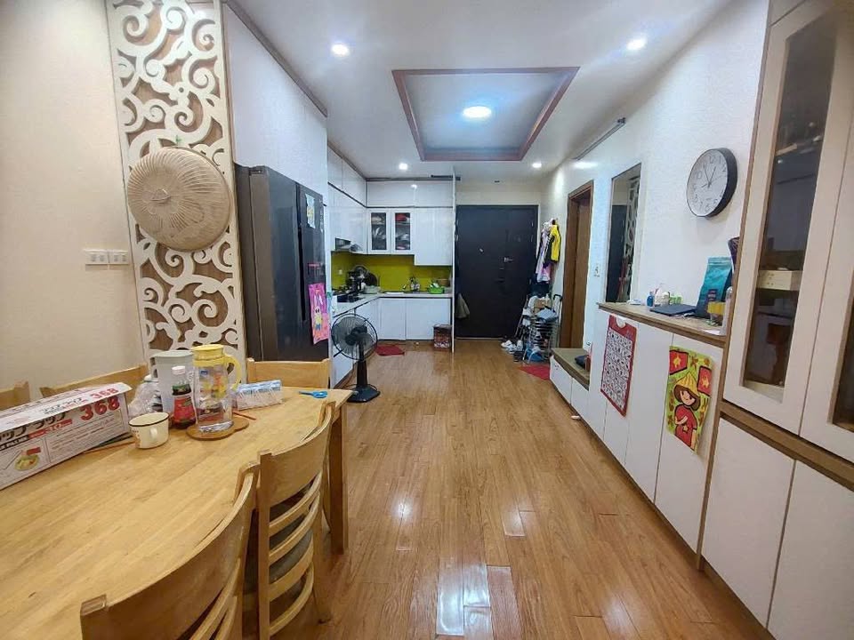 Bán căn hộ 2 phòng ngủ chung cư Valencia Garden, Long Biên, Hà Nội