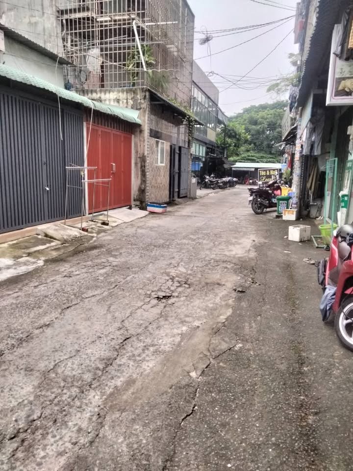 Nhà mặt tiền hẻm thông Hiệp Thành, Quận 12