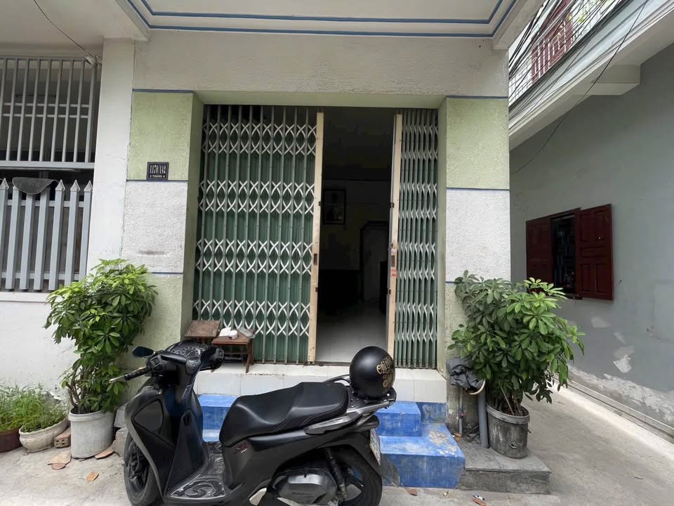 Nhà góc 2 mặt Nha Trang 2 tỷ, sổ riêng, gần biển