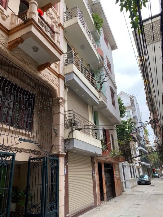 Nhà 6 Tầng tọa lạc tại vị trí đắc địa trên ngõ 89 Lạc Long Quân, quận Tây Hồ